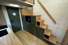 tinyhouse-sandstedt-innen-treppe